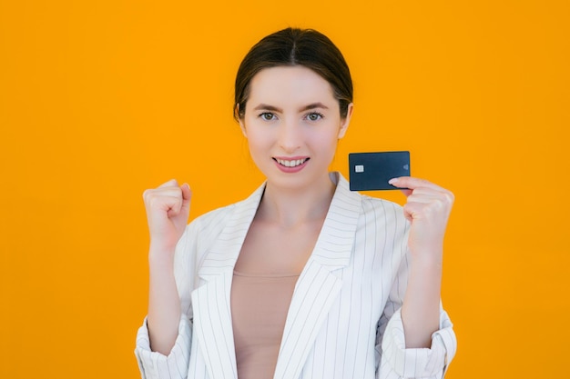 Plata Card: cero anualidad y cashback alto